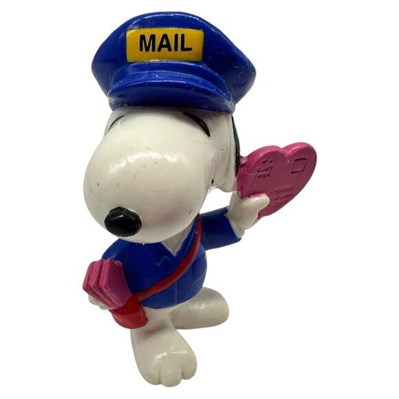 VTG Snoopy PVC Figurine Valentines Day Heart Mail Carrier Postal Worker Toy - Picture 1 of 7